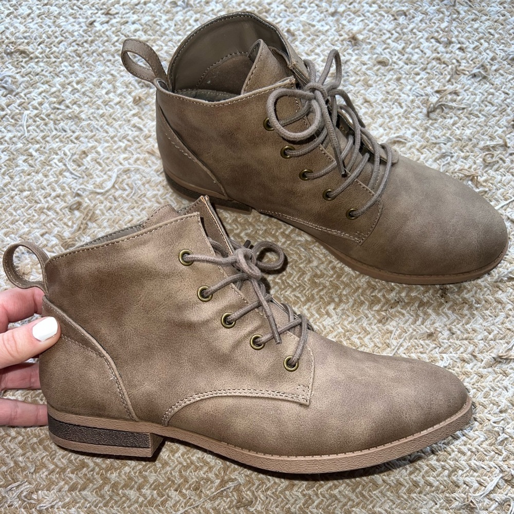 American Eagle Booties